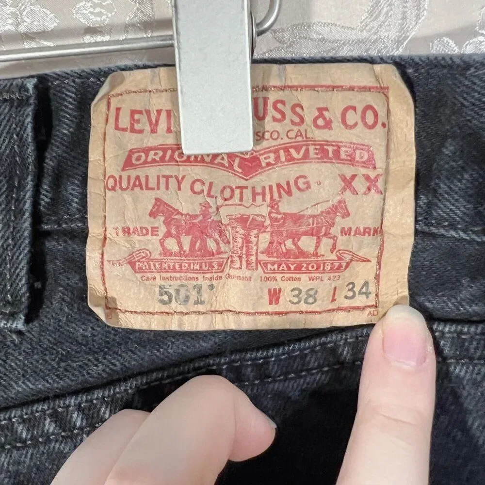 Levi's Original 501 Straight Leg Button Fly Black Jeans Denim Size 38 x 34